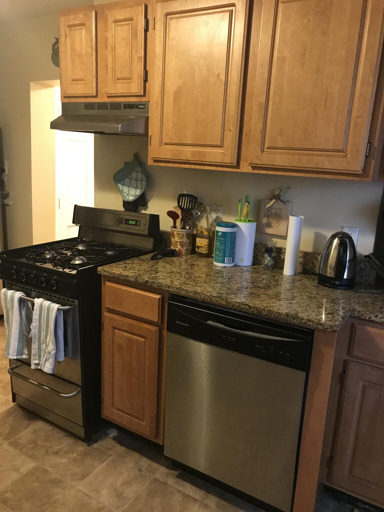 Building Photo - 266 Gold St