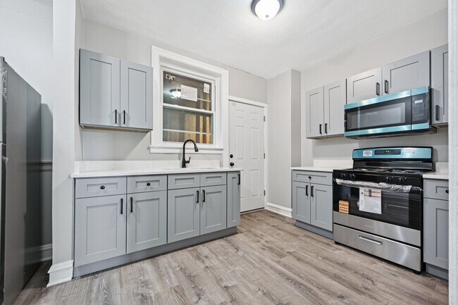 Building Photo - 2506 E 78th St