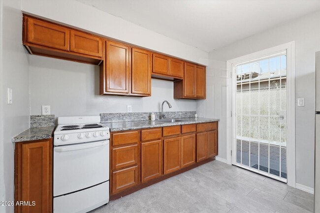 Building Photo - 1202 N 49th Pl