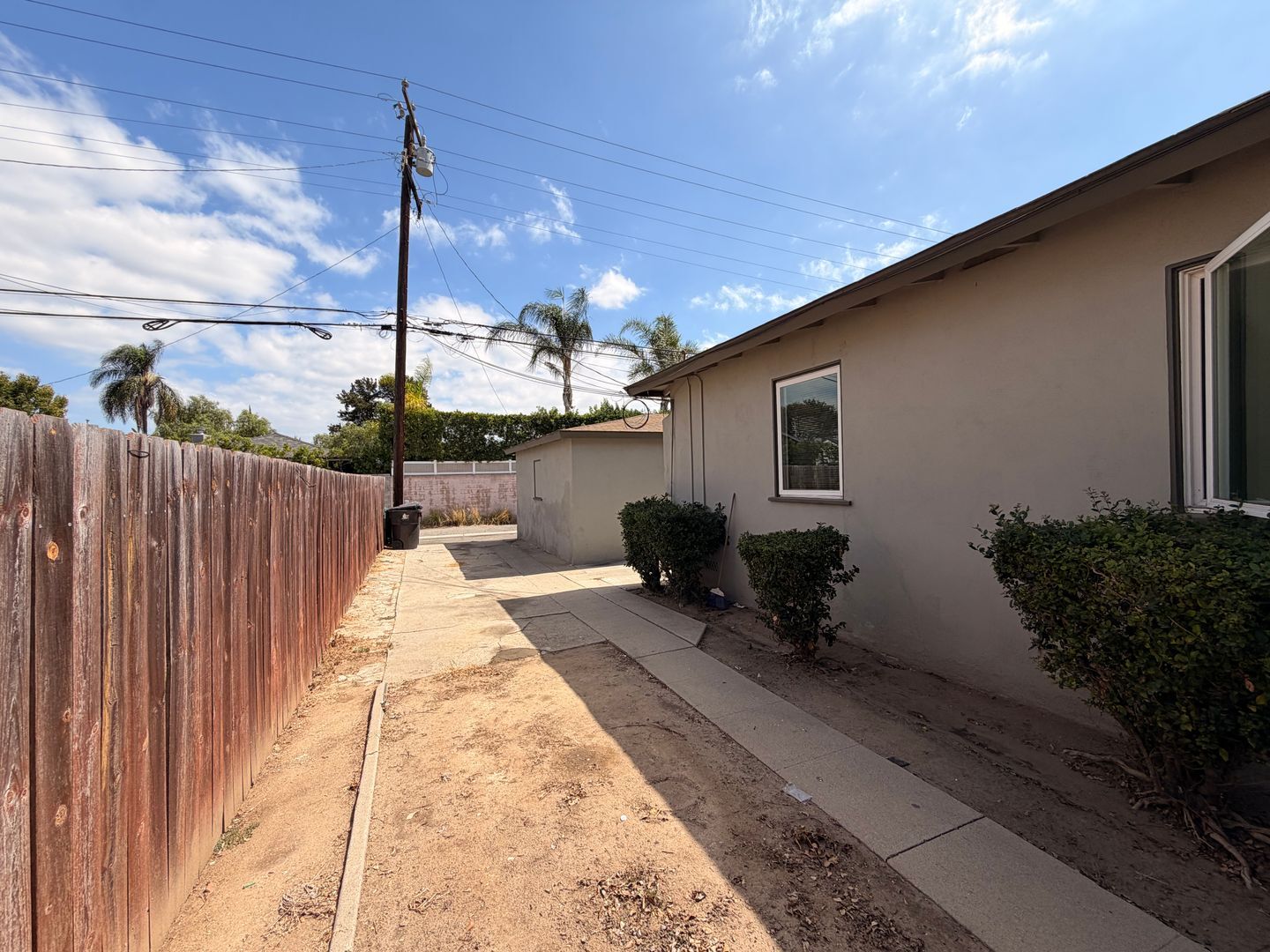 Building Photo - 4554 N Lakewood Blvd
