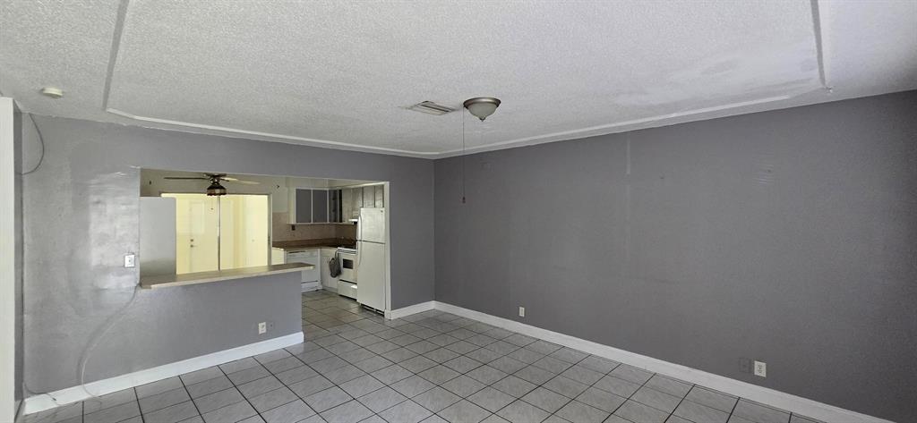 Building Photo - 4114 NW 79th Ave