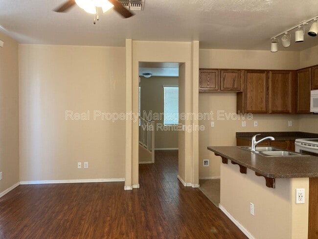 Building Photo - 4059 E Carla Vista Dr