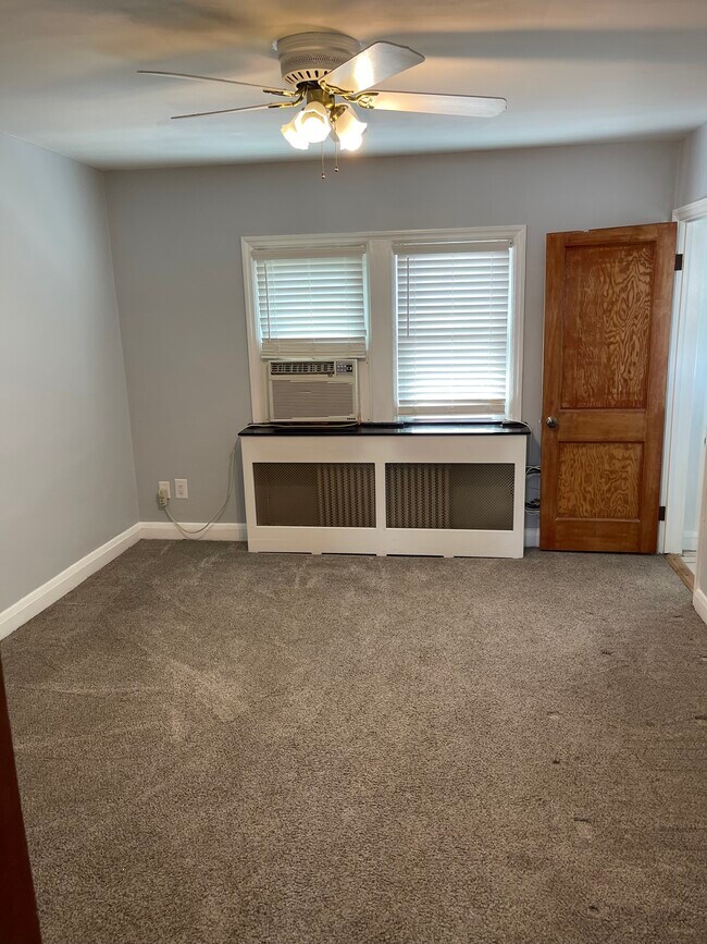 Primary Photo - 2811 Clearview Ave