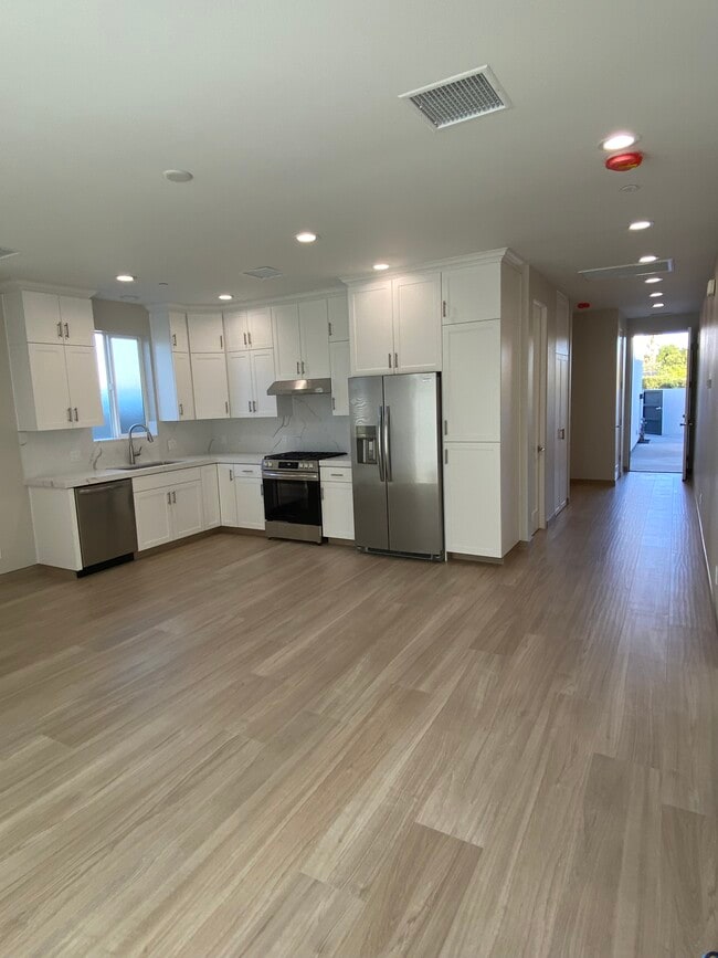 Building Photo - 3155-3152 E San Juan Rd