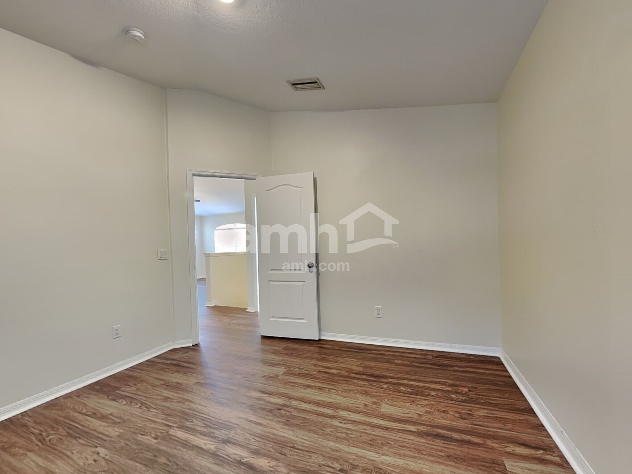 Building Photo - 8535 Quarter Horse Dr