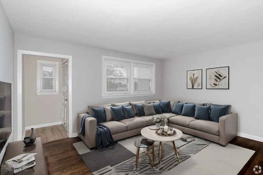 Building Photo - 7901 Roosevelt Blvd