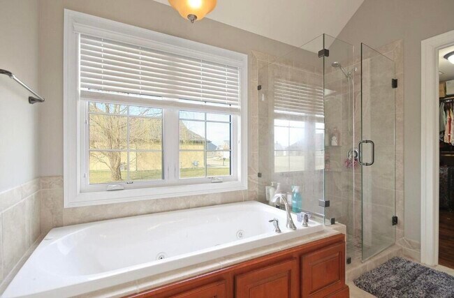 Building Photo - 1908 Lasso Cir