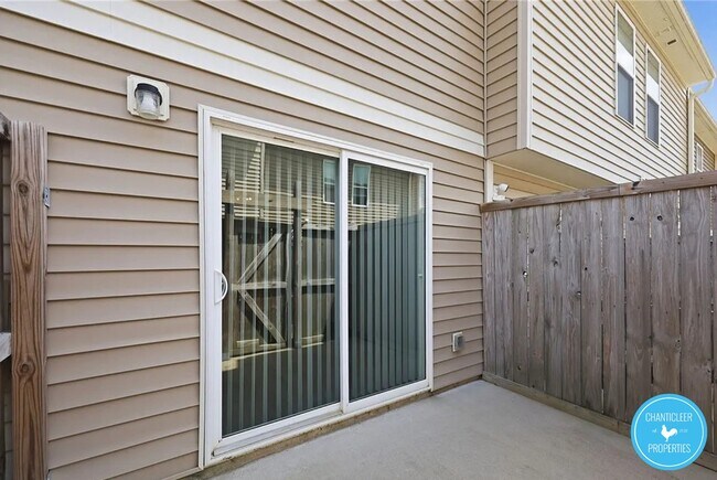 Building Photo - 2663 Middle Br Bnd