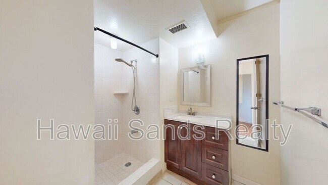 Building Photo - 933 Kaheka St