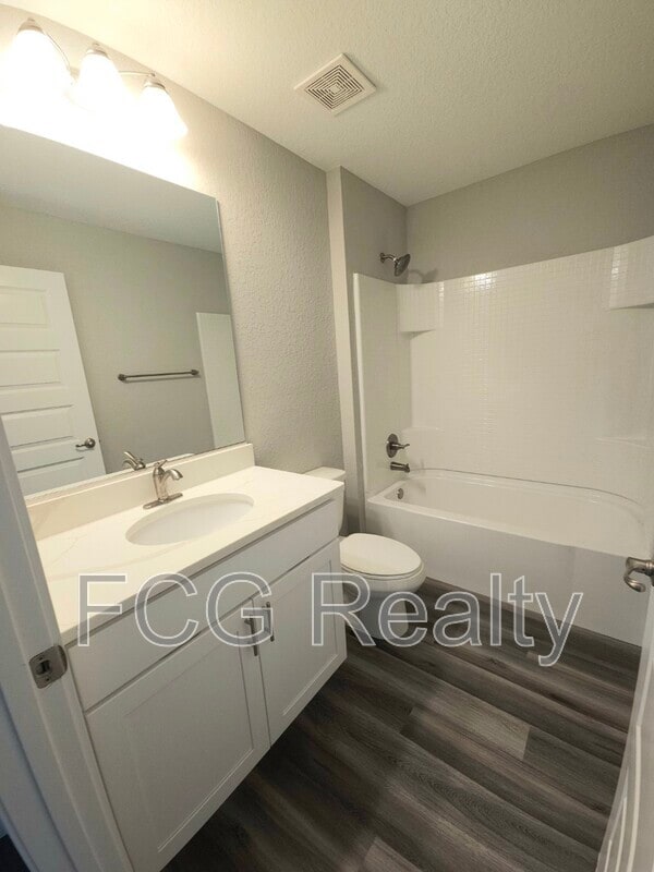 Building Photo - 7 Hemlock Radial Ln
