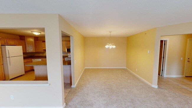 Building Photo - Excellent Canfield Location!! Very clean and well maintained 3 bedroom/2 Full Bath Condo.