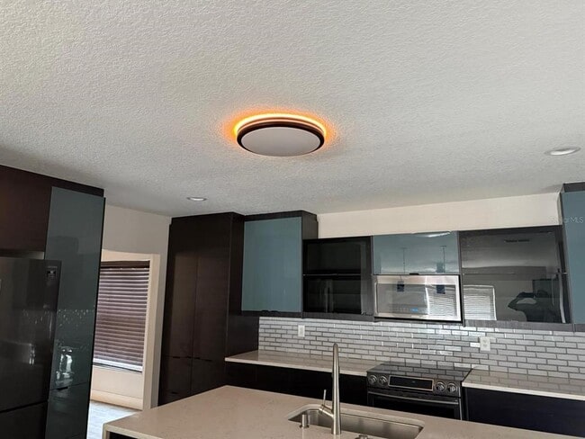 Building Photo - 7727 Glynde Hill Dr