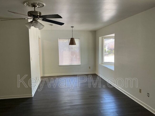 Building Photo - 3204 N Wimbledon Dr