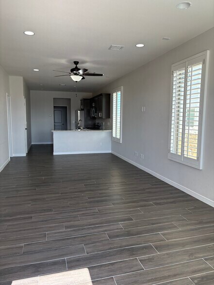 Building Photo - 14735 Pebble Hills Blvd
