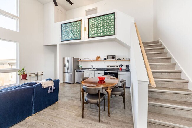 Building Photo - Madison Penthouse