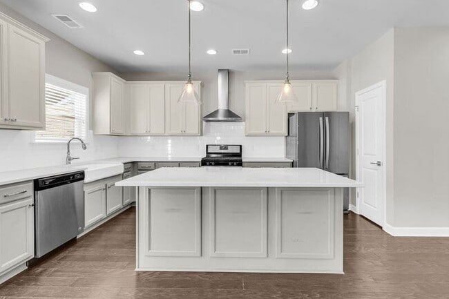 Building Photo - 1624 Shady Pine Rd