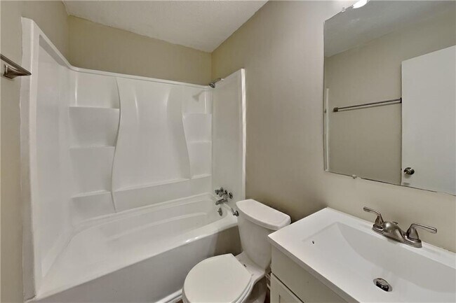 Building Photo - 3013 Alberta Dr