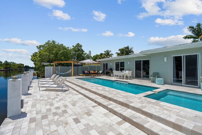 Building Photo - 2001 NW 36th St