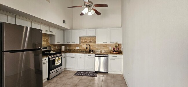 Building Photo - 11841 Spring Grove Dr