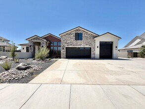 Building Photo - 3134 Blue Heron Dr