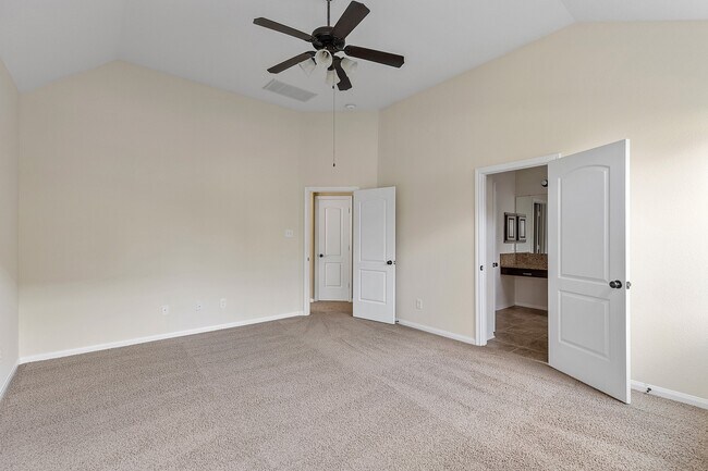 Building Photo - 7 Cheswood Manor Court