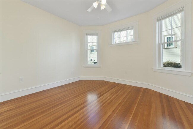 Building Photo - 48 Manthorne Rd