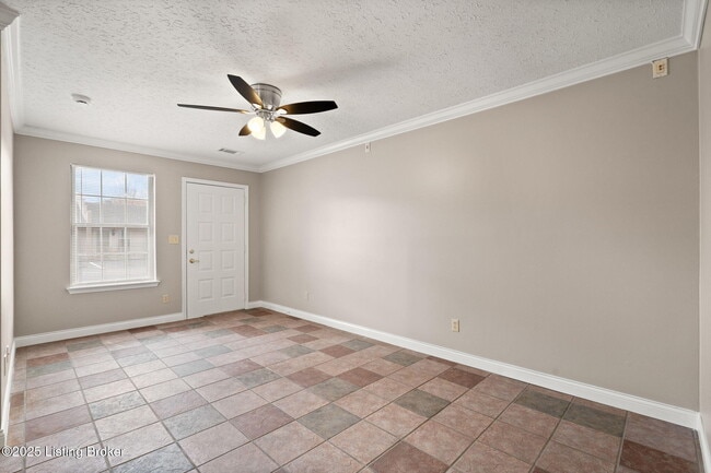 Building Photo - 708 Victoria Ct