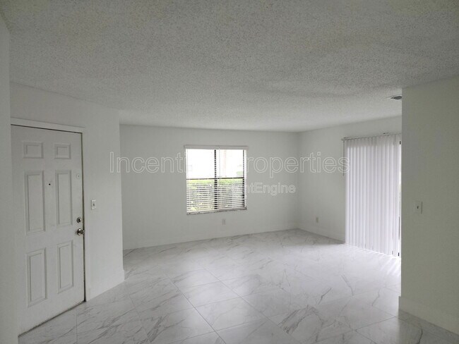 Building Photo - 2260 Cascades Blvd