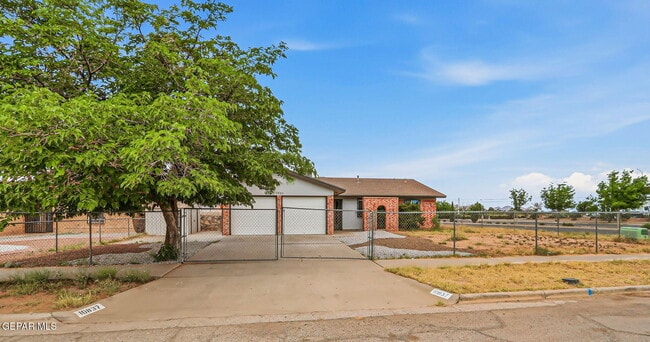 Building Photo - 10837 Gemstone St