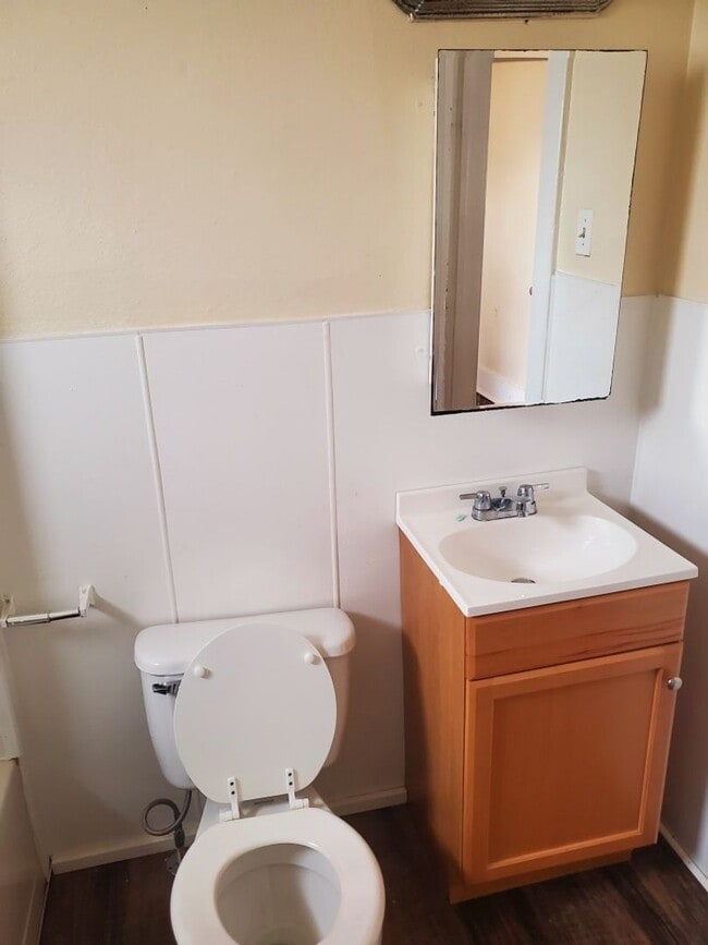 Building Photo - Coming Soon! Well Maintained and Clean 2br...