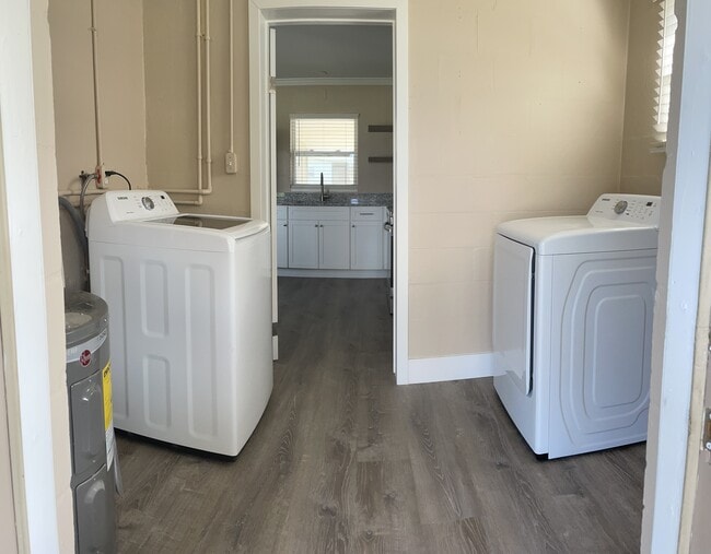 Building Photo - Whitman