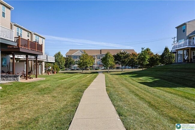 Building Photo - 9 Red Rose Ln