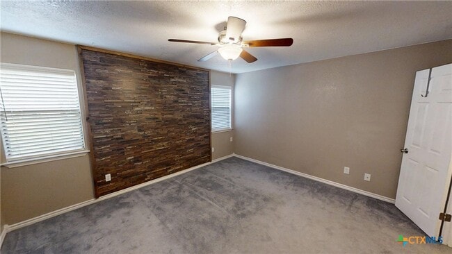 Building Photo - 8 E Shawnee Ln