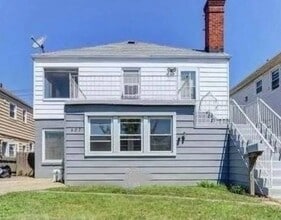 Building Photo - 627 W Park Ave