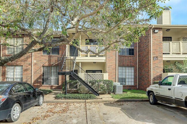 Building Photo - 2121 El Paseo St