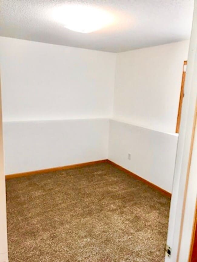 Building Photo - 804 Harrison Dr