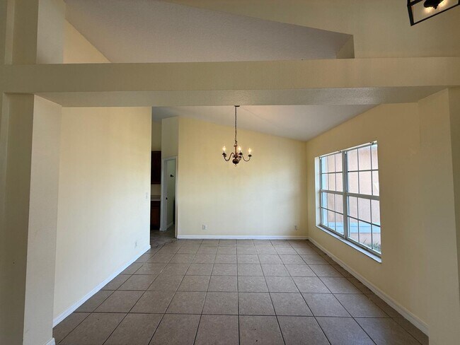 Building Photo - 974 SW California Blvd