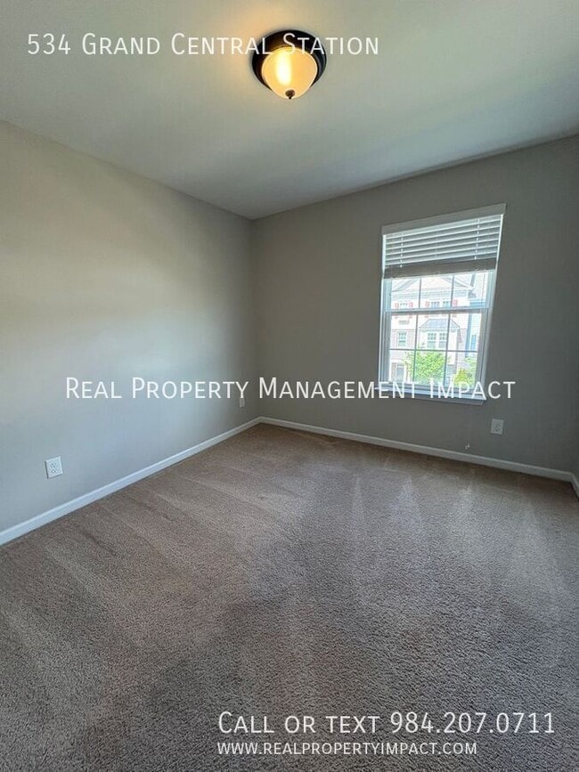 Building Photo - 534 Grand Central Sta