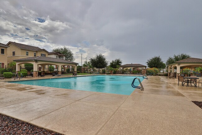Building Photo - 501 N Citrus Ln
