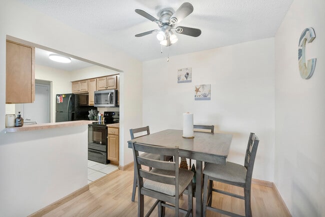 Building Photo - 125 Shore Ct