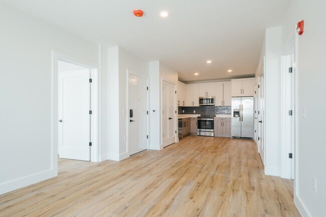 Building Photo - 67 Summer Ave