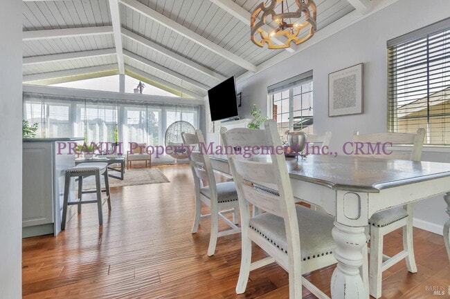 Building Photo - San Rafael View Home with Modern Upgrades!