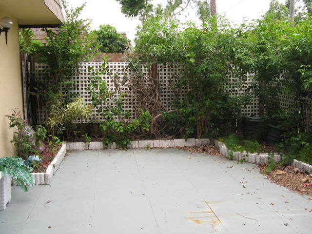Building Photo - Parkwoods 5576-4