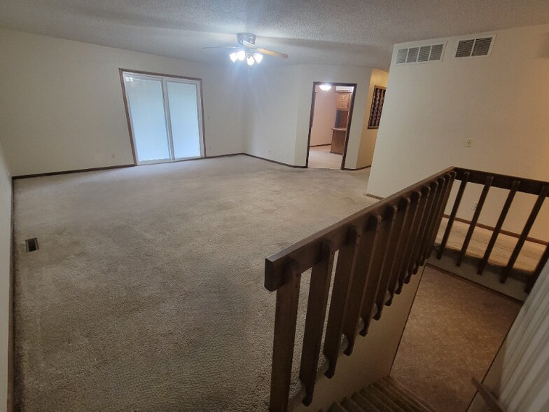 Building Photo - 1709 N Brunswick Ln