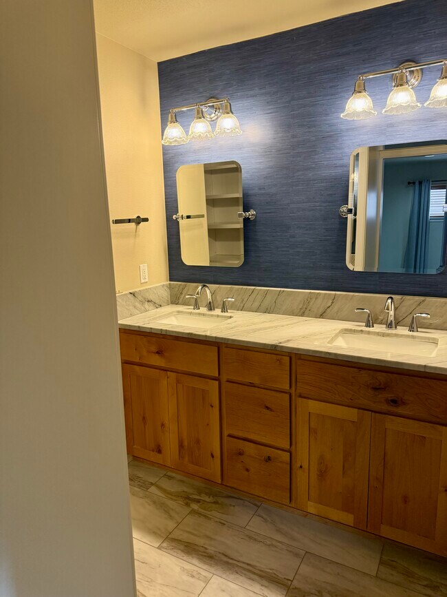 Building Photo - 20565 Sun Meadow Way