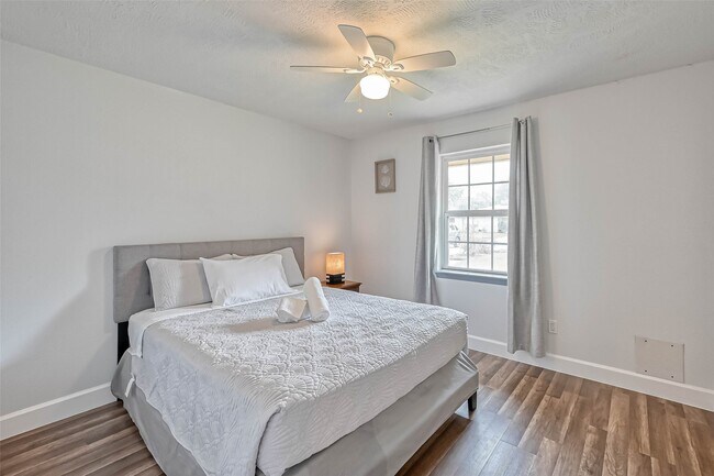 Building Photo - 11618 Corona Ln