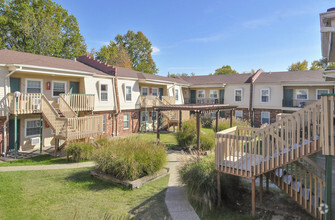 Building Photo - Maple Run Apartments