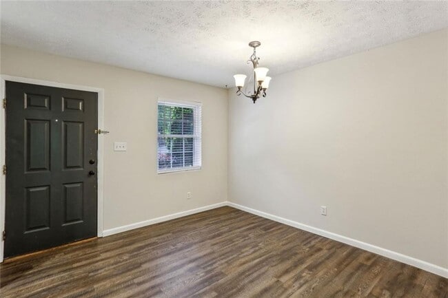 Building Photo - 3135 Reeves St