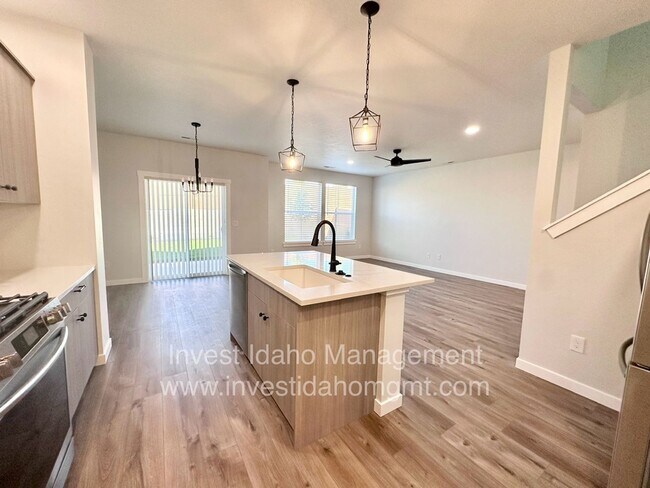 Building Photo - Prioritize comfortable living in this CBH home built in 2024!
