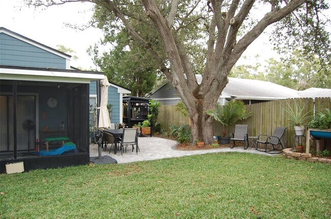 Building Photo - 2620 Kavalier Dr